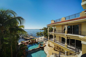 Luxury riverfront 3-story home with bar, gym, and heated pool - The Winslet Estate